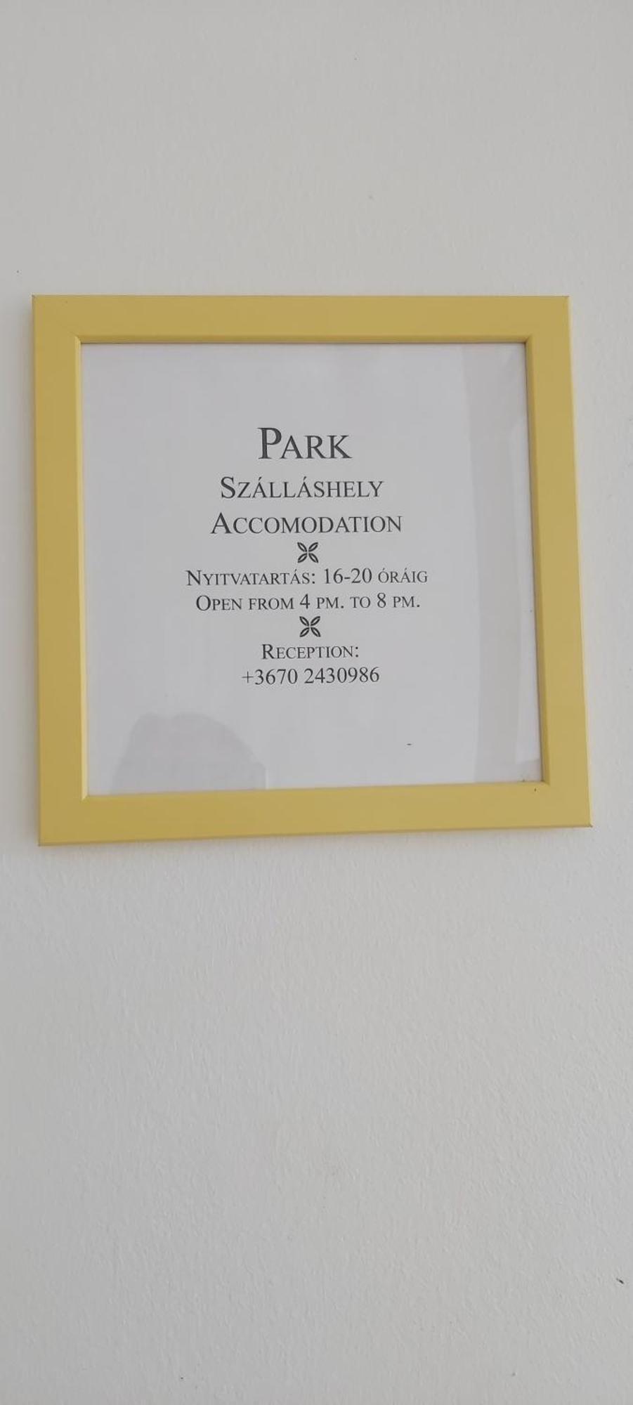 Park Vendégház Kecskemét Esterno foto